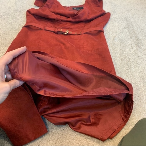 Sharagano Women's Red Jackie O Belted faux suede midi Dress Sz 8 - Picture 5 of 12